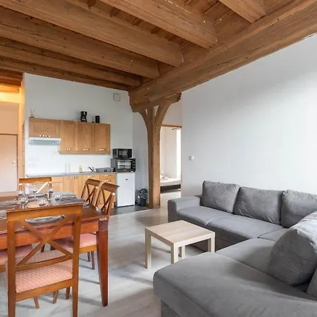 Le Sud - Proche Pérouges Appartement