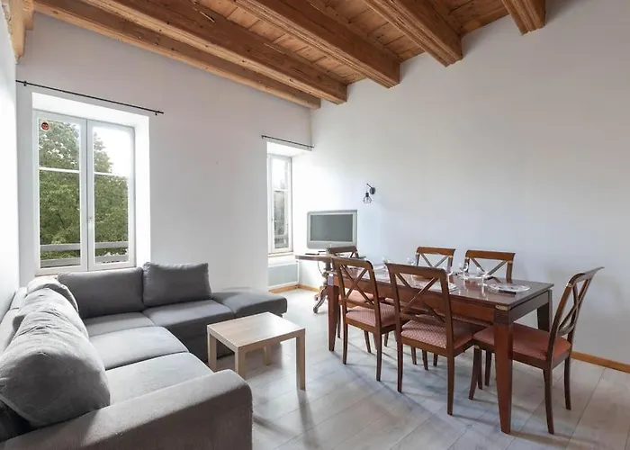 Le Sud - Proche Perouges Apartamento Chalamont